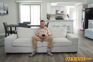 Hot Bodyguard Agatha Delicious Gets Big Dick Cuckold - Photo 576