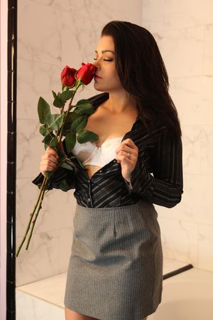 Sexy Teen Jenna Sativa Wants To Show Her Girlfriend Appreciation - Photo 22