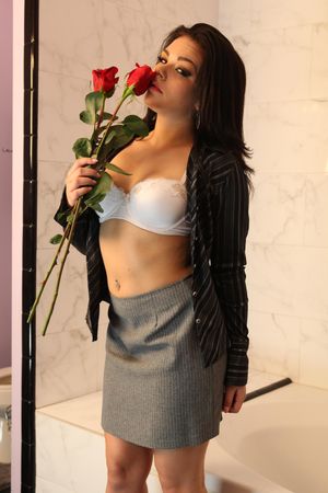 Sexy Teen Jenna Sativa Wants To Show Her Girlfriend Appreciation - Photo 27