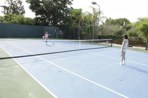 Asian stepsisters Katelyn Kei and Kimberly Chi take a tennis break - Photo 4