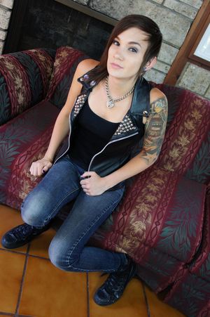 Blonde Teen Lesbians Double Team Emo Friend - Photo 109