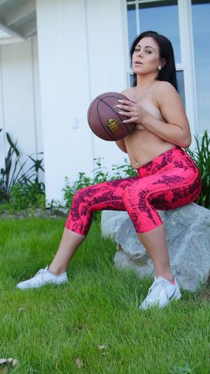 Busty lesbian basketball coach Savannah Snow licks her student - Photo 414