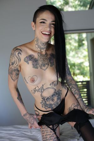 Leigh Raven and Nikki Hearts tattooed lesbian roommates - Photo 60