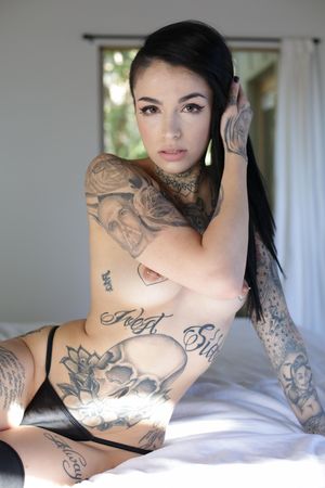 Leigh Raven and Nikki Hearts tattooed lesbian roommates - Photo 69