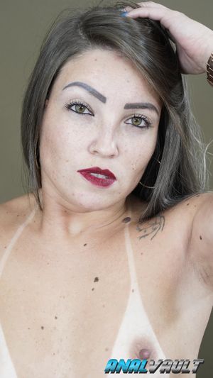 Plumber pulls a dildo from Loirinha do Desejo’s drain and fills her ass next - Photo 142