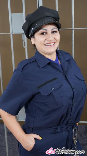 Big Tits Lesbian Prison Guard Gives A Deep anal Examination - Photo 226