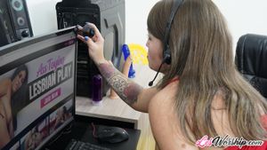 Estela and Loirinha tease each other with anal toys while moaning on a chair together - Photo 314