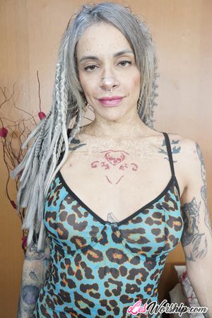 Latina Milfs Unleash Wild Lesbian Orgy - Photo 146