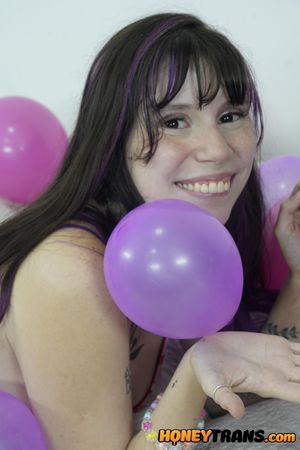 Jessica Bittencourt's Birthday Surprise: Latina Trans Fuck - Photo 14