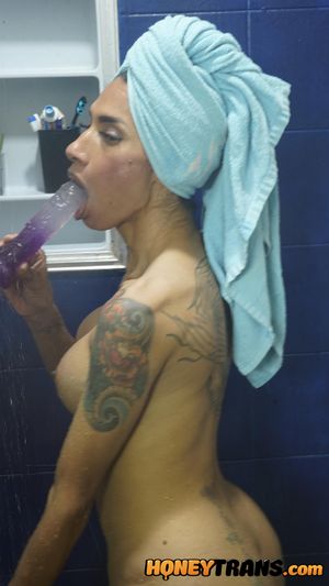 Curvy Re Farias Steamy Shower and Anal Toy Sex - Photo 179