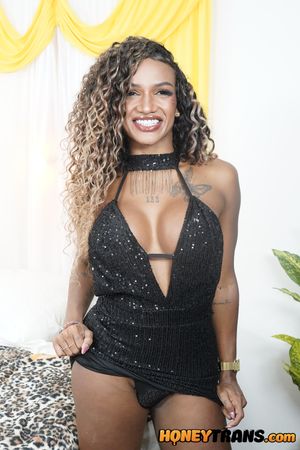 Thayssa Takes Nicoly Rough in Latina Trans Anal Play - Photo 21
