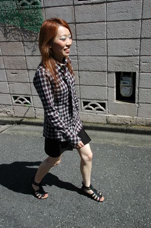 Petite Japanese MILF has her pussy bush filled with creampie - Photo 2
