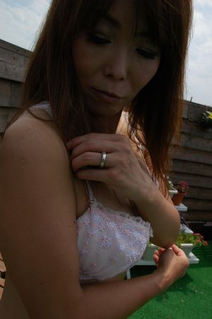 Eager Japanese cougar loves getting her pussy prodded - Photo 132