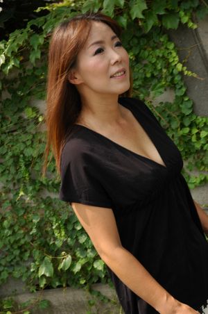 Eager Japanese cougar loves getting her pussy prodded - Photo 14