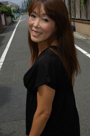 Eager Japanese cougar loves getting her pussy prodded - Photo 20