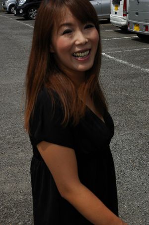 Eager Japanese cougar loves getting her pussy prodded - Photo 6