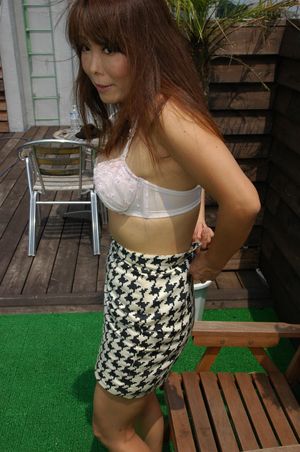 Eager Japanese cougar loves getting her pussy prodded - Photo 96