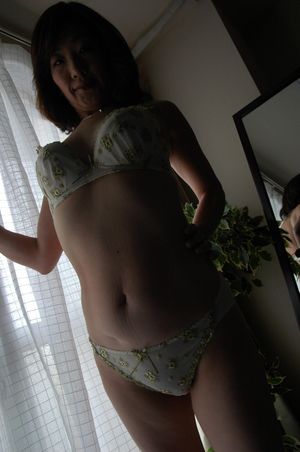 Mature Japanese secretary bends over to take cock deep - Photo 158
