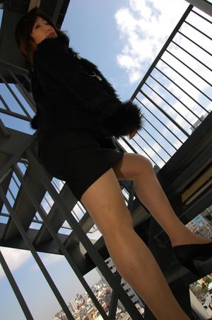 Mature Japanese secretary bends over to take cock deep - Photo 19