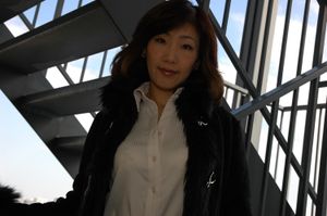 Mature Japanese secretary bends over to take cock deep - Photo 26