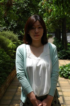 Japanese cougar bares it all to have her pussy drilled - Photo 11