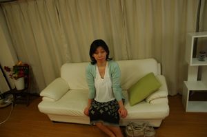 Japanese cougar bares it all to have her pussy drilled - Photo 127