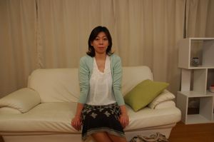 Japanese cougar bares it all to have her pussy drilled - Photo 130