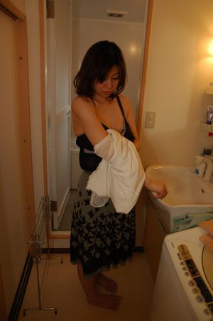 Japanese cougar bares it all to have her pussy drilled - Photo 173