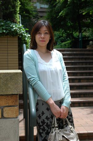 Japanese cougar bares it all to have her pussy drilled - Photo 18