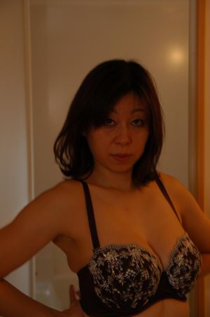 Japanese cougar bares it all to have her pussy drilled - Photo 186