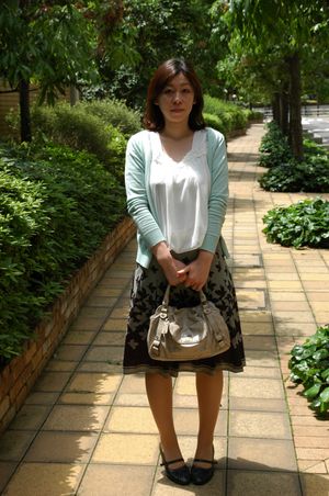 Japanese cougar bares it all to have her pussy drilled - Photo 6