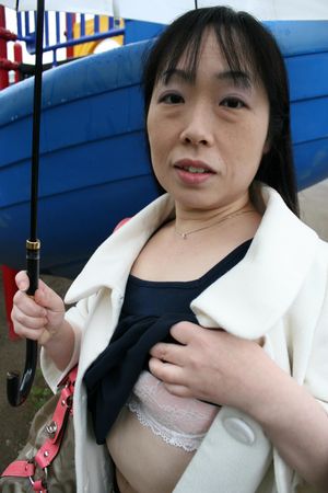 Mature Japanese babe enjoys toys and cock inside her - Photo 22