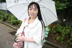 Mature Japanese babe enjoys toys and cock inside her - Photo 6
