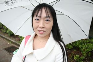 Mature Japanese babe enjoys toys and cock inside her - Photo 7
