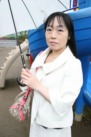 Mature Japanese babe enjoys toys and cock inside her - Photo 9