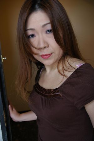 Veteran cheating milf mounts cock till creampie - Photo 4