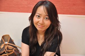 Japanese MILF gets her hairy pussy filled with cum - Photo 3