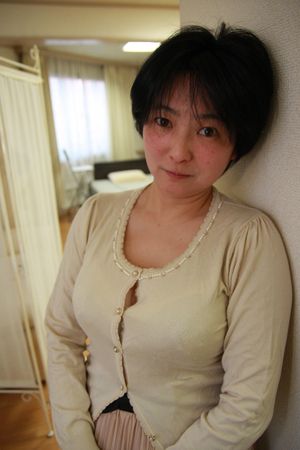 Japanese MILF enjoys creampie pleasures - Photo 27