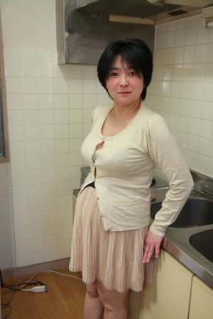 Japanese MILF enjoys creampie pleasures - Photo 30