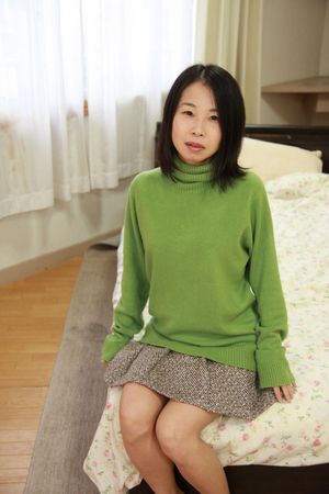 Japanese cougar still wants to feel a creampie - Photo 38