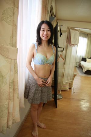 Japanese cougar still wants to feel a creampie - Photo 58