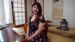 Curvy Japanese MILF gets her tits teased before sex and creampie - Photo 2