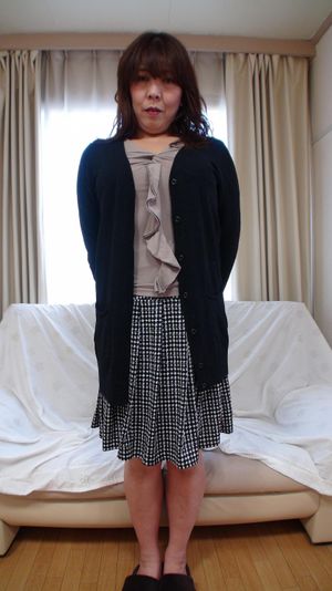 Amateur Japanese cougar enjoying a big creampie - Photo 18