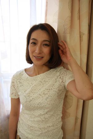 Japanese cougar so sexy she gets two creampies - Photo 98