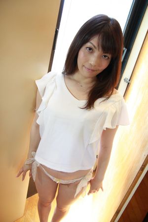 Professional Japanese cougar knows her way around a hard cock - Photo 142