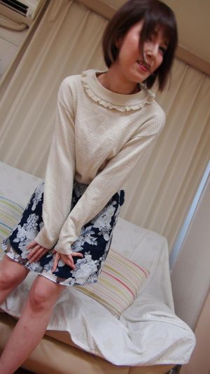 Short hair Japanese MILF and her tight pussy - Photo 89
