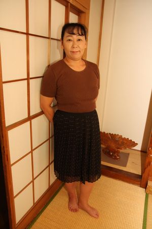 Plump Japanese granny shows you how she likes it - Photo 10