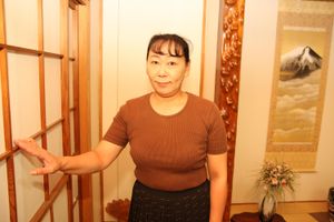 Plump Japanese granny shows you how she likes it - Photo 8