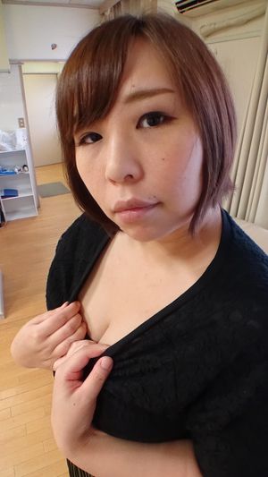 Chubby Japanese Cougar Wants A Younger Cock - Photo 35