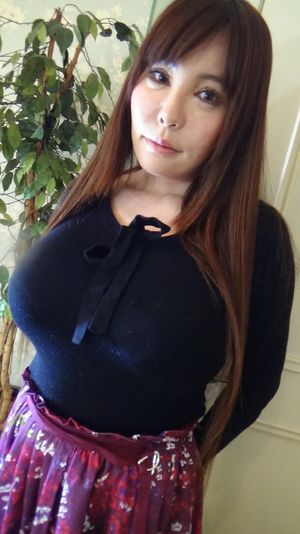 POV Sex With Massive Boobs Japanese MILF Amateur - Photo 4